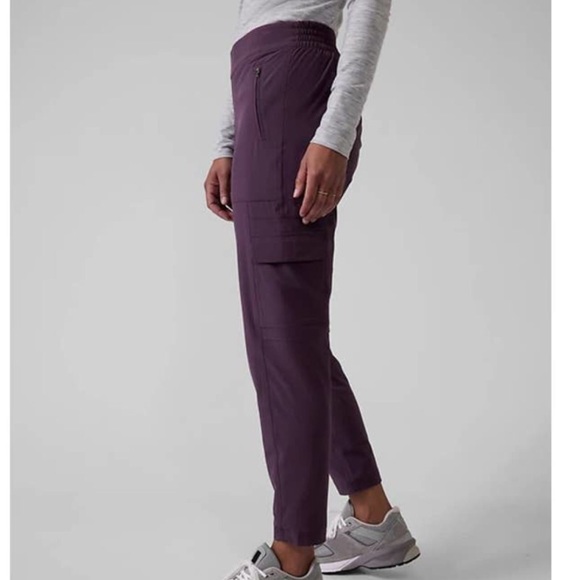 Athleta Pants - Athleta Chelsea Cargo Pant Lined Jogger Purple Athletic Sporty Women’s 4 Petite